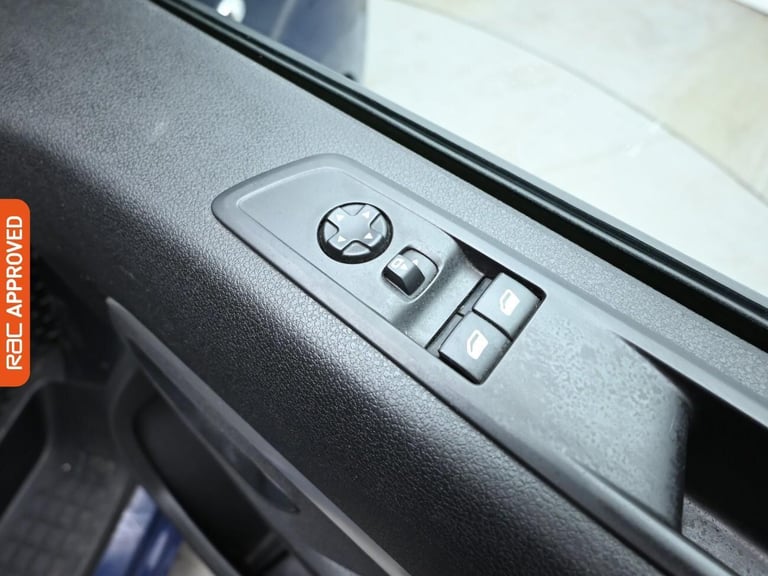 2019 Peugeot Traveller 1.5 BlueHDi Business Standard MPV MWB Euro 6 (s/s) 5dr Mpv (Multi-Purpose ...