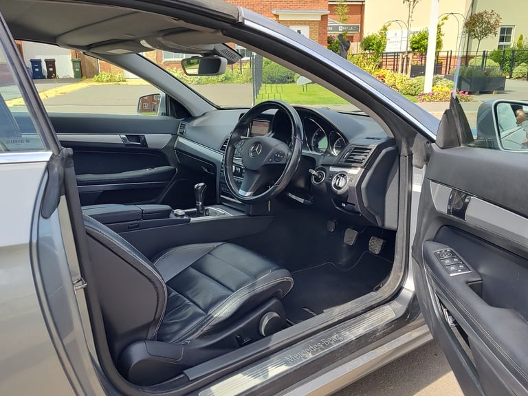 Mercedes-Benz E220 CONVERTIBLE, 61 PLATE, RARE MANUAL, FULL SERVICE HISTORY