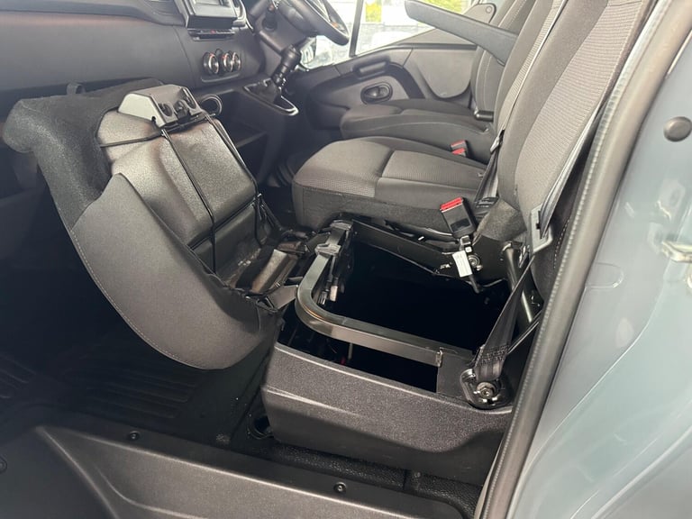 2022 Renault Master 2.3 dCi 35 Business+ FWD LWB Medium Roof Euro 6 4dr PANEL VAN Diesel Manual