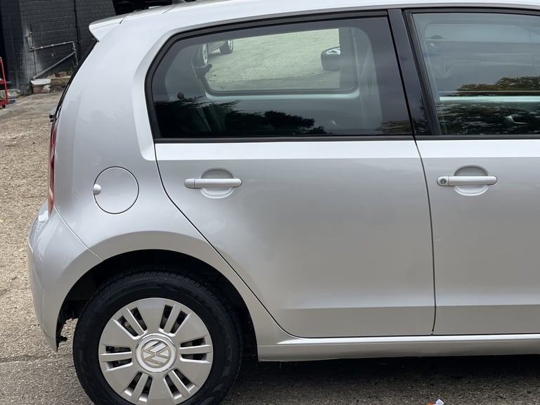 VOLKSWAGEN UP 1.0 Move up! 2016