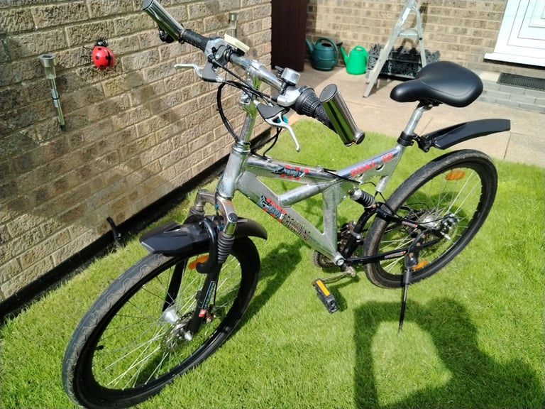 image for MOUNTAIN BIKE (GOOD CONDITION)