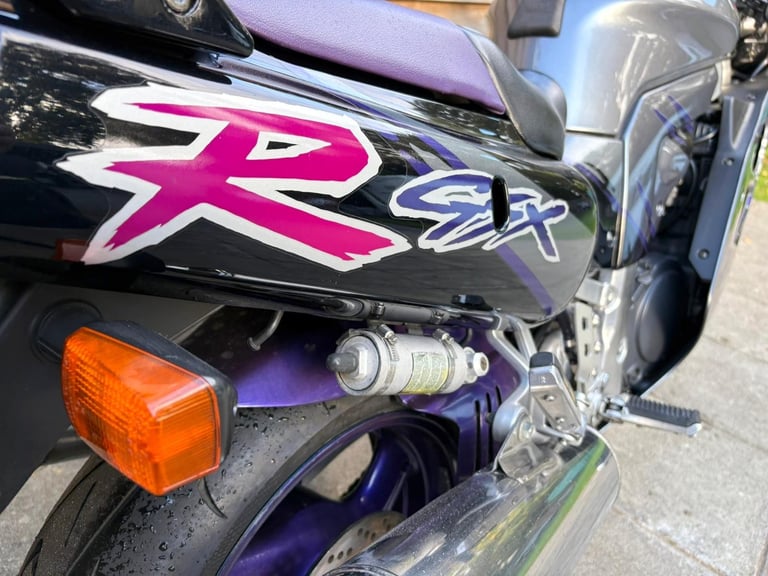 1993 / K Suzuki GSXR110 WP £3500 Black/Grey 16890 miles.