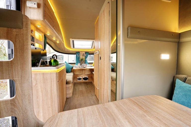 Freedom Carpento 360 - Lightweight 3 or 4 berth caravan with bathroom