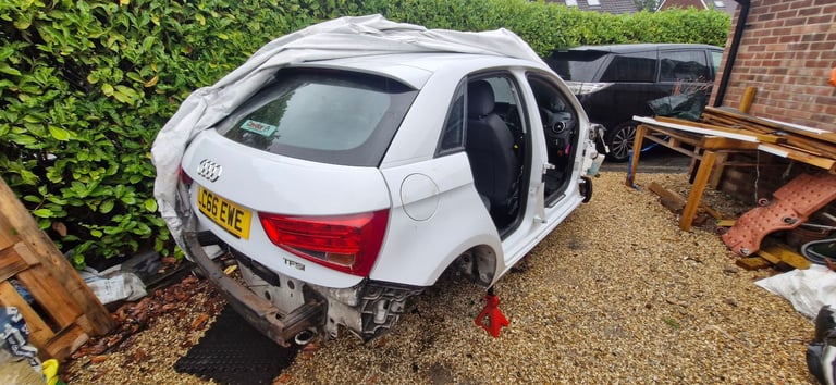 Audi A1 2016 1.0 ULEZ Shell w Engine gearbox 