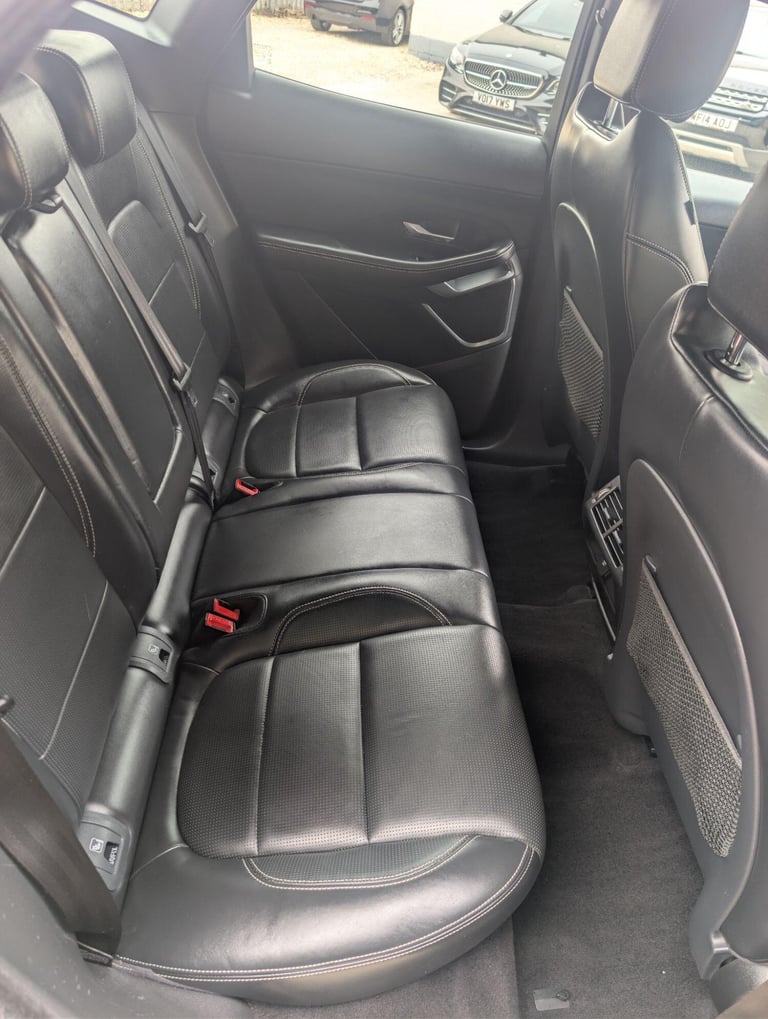 JAGUAR E-PACE 2.0 D180 R-Dynamic HSE 2019
