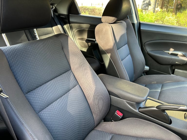 FACE LIFT 2009 HONDA CIVIC 1.8 FULL AUTOMATIC PETROL LOW MILEAGE 90k.,drives superb,great condition 