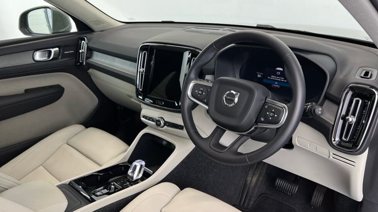 2024 Volvo XC40 Ultra, B3 Mild hybrid, Petrol, Bright (Blond Leather, Panoramic Sunroof) Estate P...