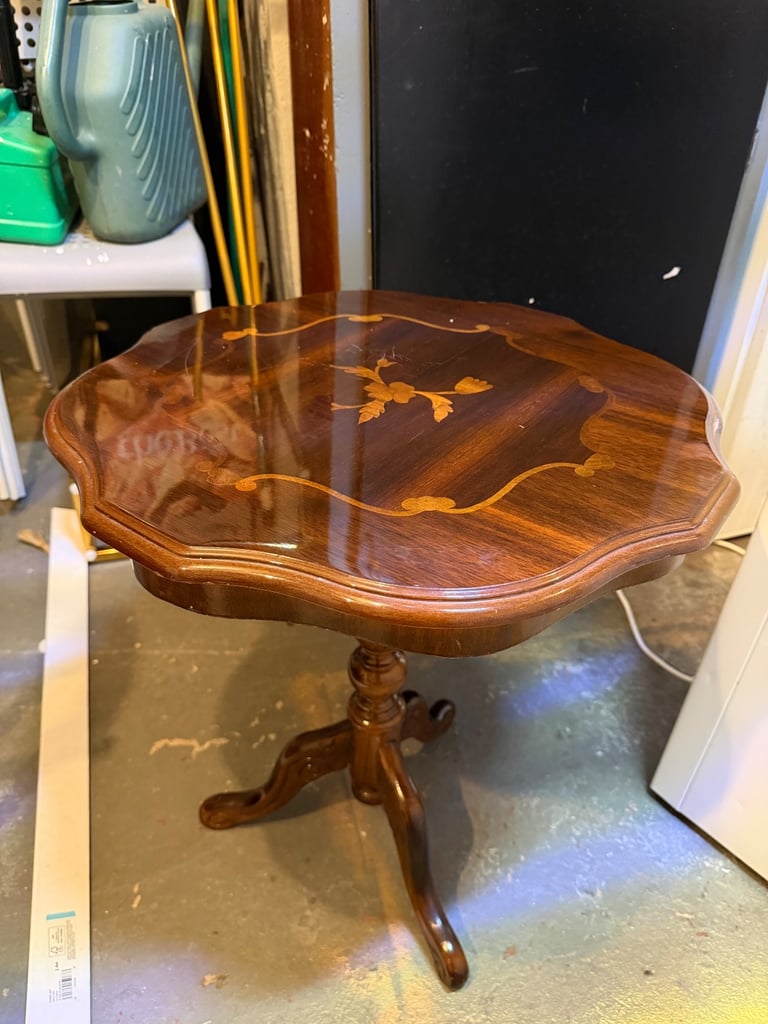 image for ANTIQUE WOODEN SIDE TABLE