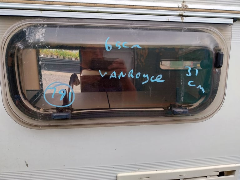 image for 92 vanroyce caravan kitchen window 