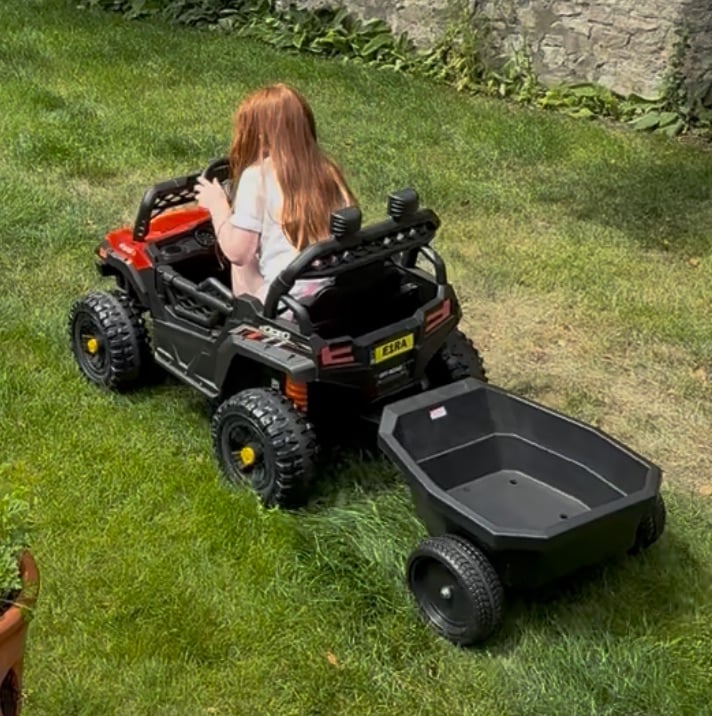 Electric jeep and trailer 