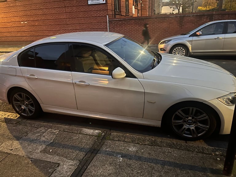 BMW, 3 SERIES, Saloon, 2009, Manual, 1995 (cc), 4 doors