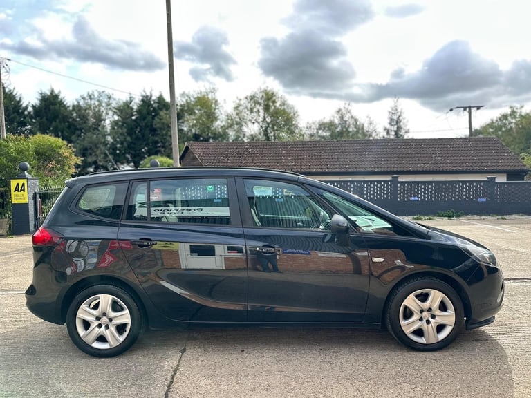 2013 Vauxhall Zafira Tourer 1.8 16V Exclusiv Euro 5 5dr Petrol