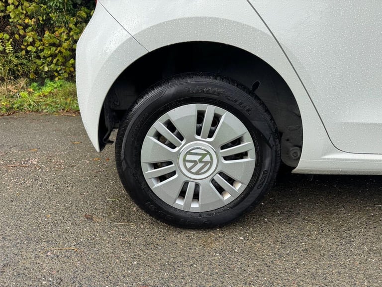  Volkswagen up! 1.0 Move up! Hatchback 5dr Petrol ASG Euro 5 (60 ps) Petrol Automatic