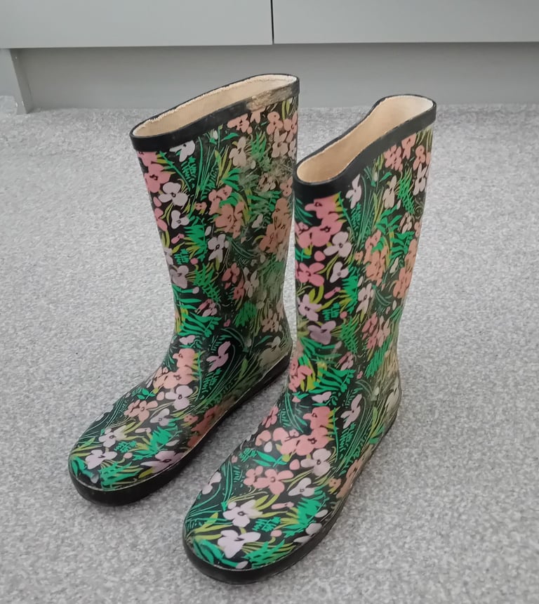 image for 1990s Floral OFFICE Wellies (4)
