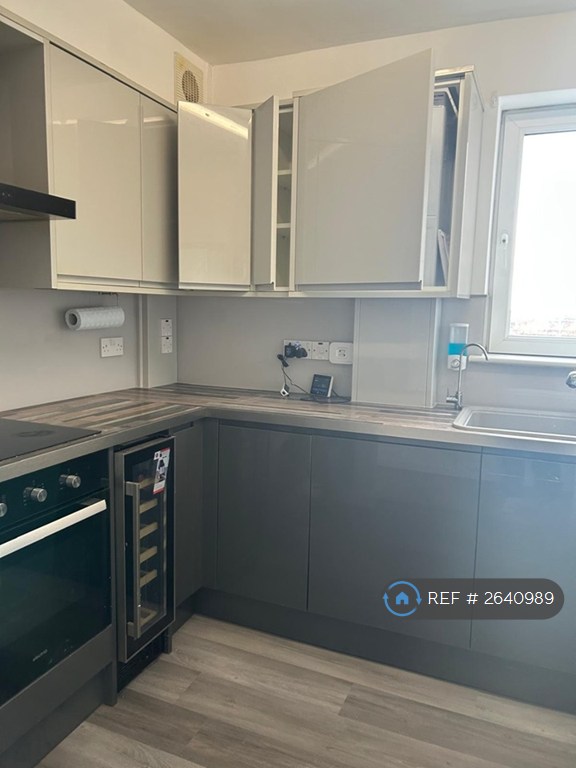 2 bedroom flat in Westbrooke Court, Worthing, BN11 (2 bed) (#2640989)