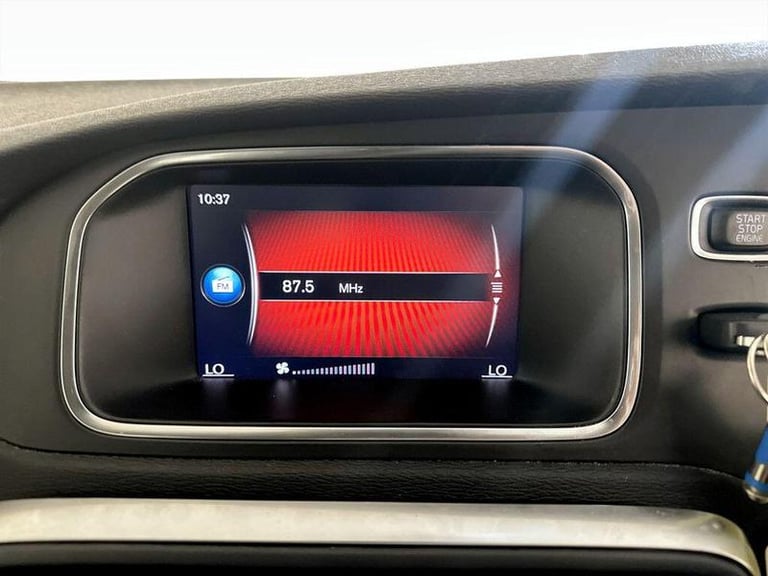 2019 Volvo V40 Cross Country 1.5 T3 GPF Pro Auto Euro 6 (s/s) 5dr Automatic Hatchback Petrol Auto...