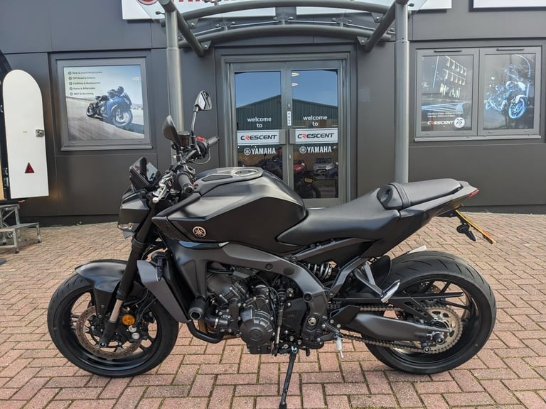 YAMAHA MT-09 2025 - AKRAPOVIC SYSTEM - EVOTECH EXTRAS - NEW REAR TYRE - HOTGRIPS