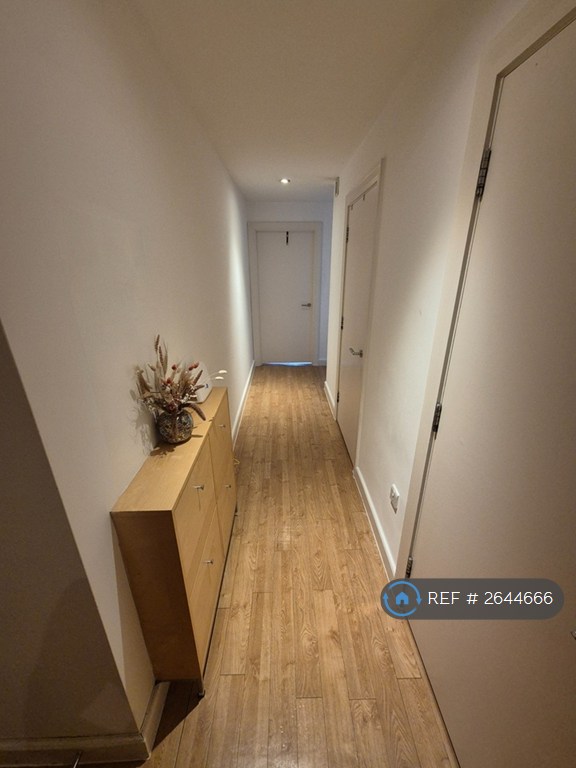 1 bedroom flat in Crowngate House, London, E3 (1 bed) (#2644666)