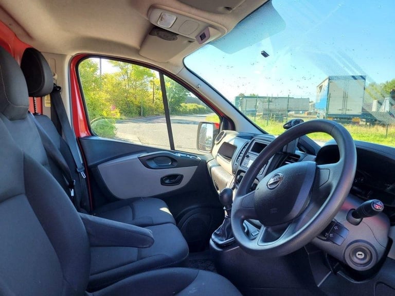 2019 ON 19 PLATE NISSAN NV300 ACENTA DCI 120BHP SWB DIESEL VAN ULEZ FREE ZONE