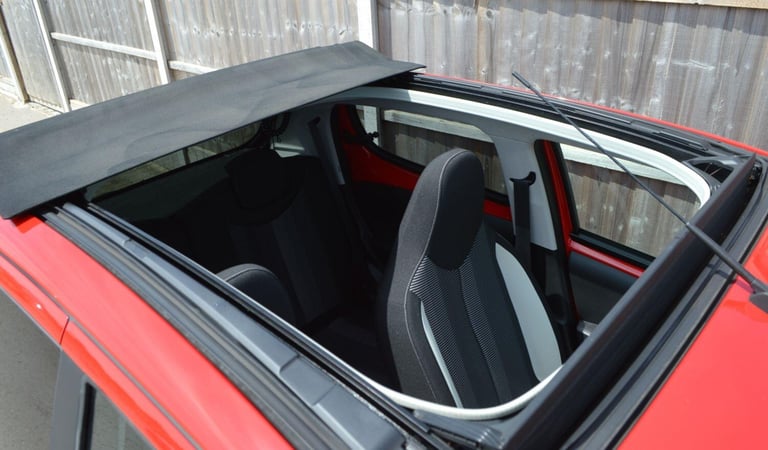 2017 Peugeot 108 1.2 PureTech Allure Top! Euro 6 5dr HATCHBACK Petrol Manual