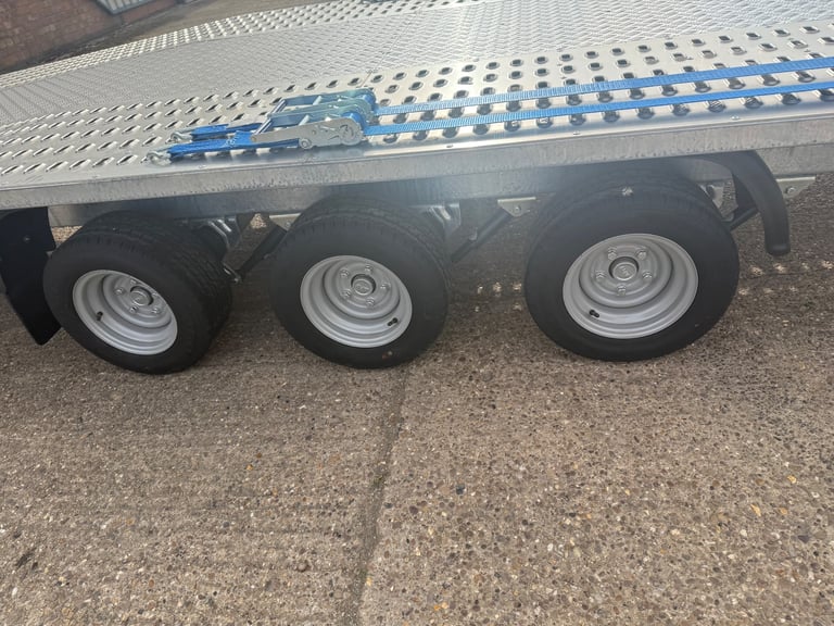 Car transporter trailer 3500 kilo 3 axel 