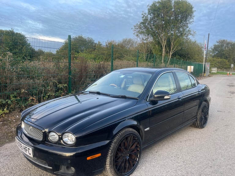 image for JAGUAR X-TYPE 2.2 D SOVEREIGN 09 REG BLACK 4 DOOR SALOON MOT DECEMBER 12TH 2025 SERVICE HISTORY