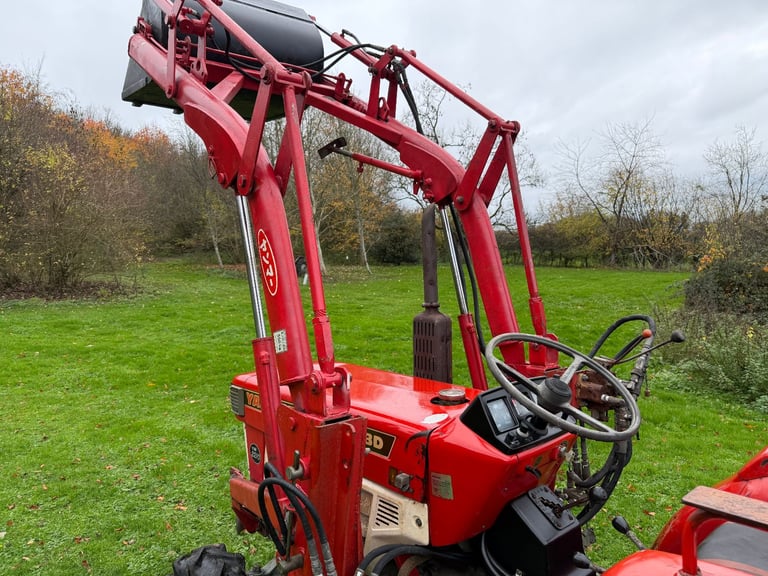 YANMAR YM2210BD 4WD TRACTOR WITH FRONT LOADER/ BUCKET ** WATCH VIDEO *** 22HP ** 1032 Hours