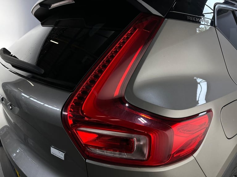  Volvo XC40 1.5h T4 Recharge 10.7kWh R-Design Auto Euro 6 (s/s) 5dr Petrol/Electric Hybrid Automatic