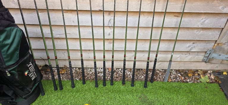 Left handed golf set with bag