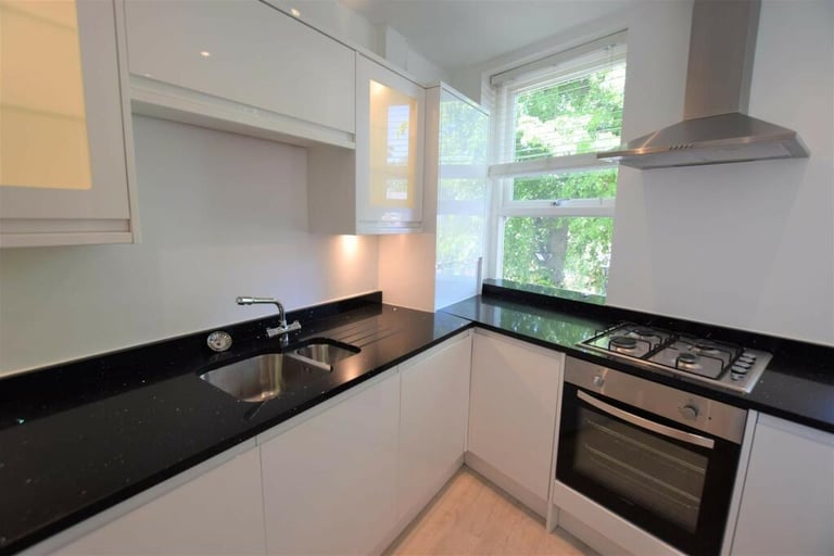 Brand new 2 bed in N11