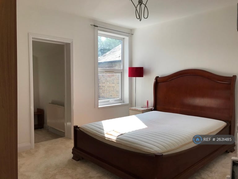 4 bedroom house in Chapel Road, Hounslow, TW3 (4 bed) (#2631485)