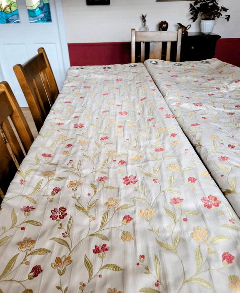 image for Eyelet lined curtains. Flower design.