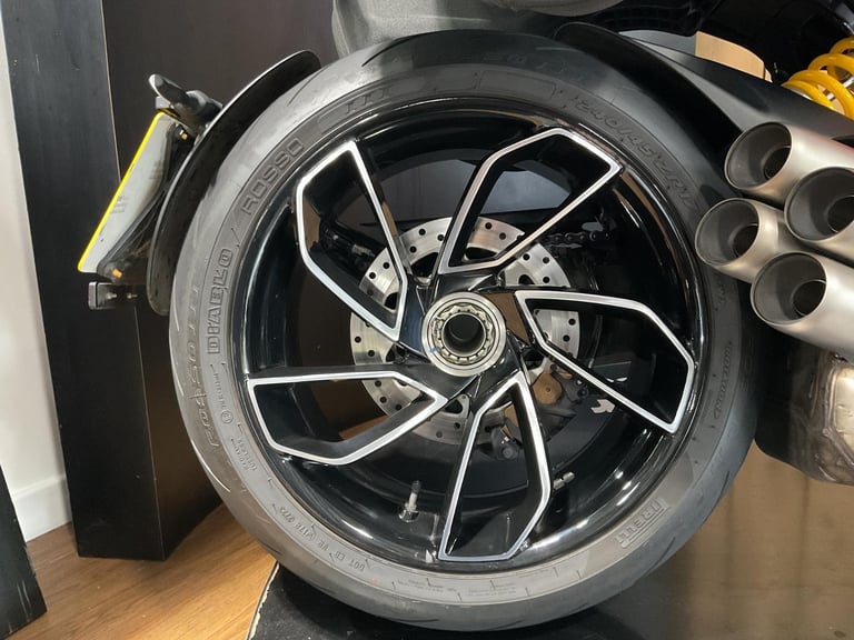 Ducati Diavel V4 TOURING 2024 just 3000 Miles! 1 Owner! FREE UK DELIVERY! Superb