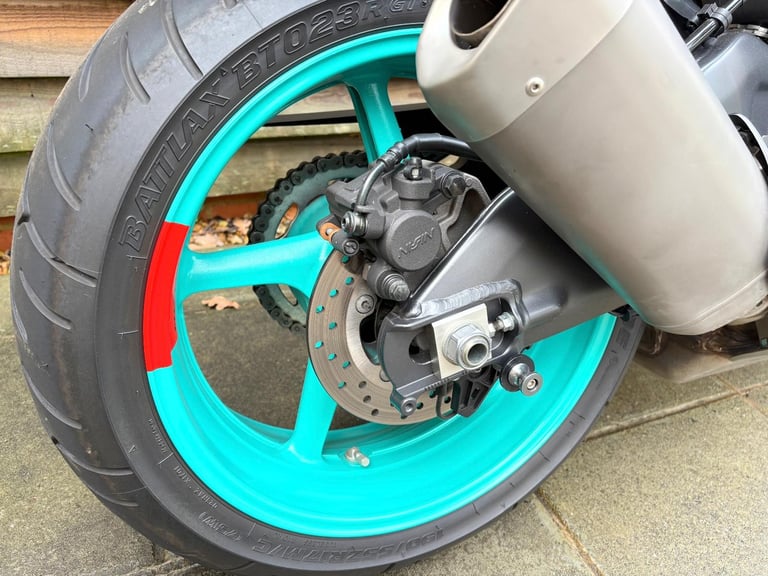 2023 / 73 Yamaha MT10 £10000 Grey 5978 miles.