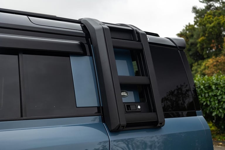 2024 Land Rover Defender 110 3.0 D300 MHEV X-Dynamic SE SUV 5dr Diesel Auto 4WD Euro 6 (s/s) (300...