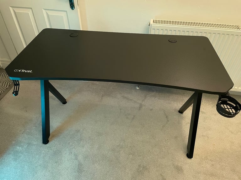 image for Trust GXT700 Omnius Gaming Desk