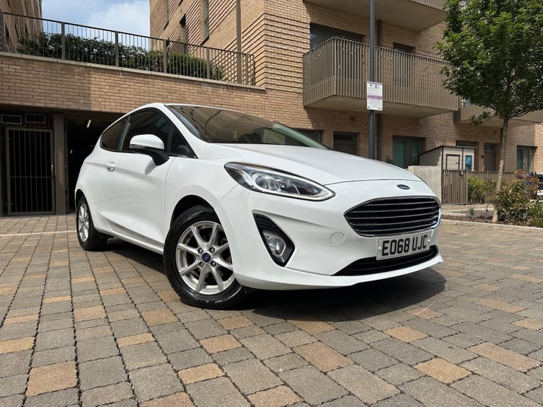image for 2018 Ford Fiesta 1.0T EcoBoost Zetec Euro 6 (s/s) 3dr HATCHBACK Petrol Manual