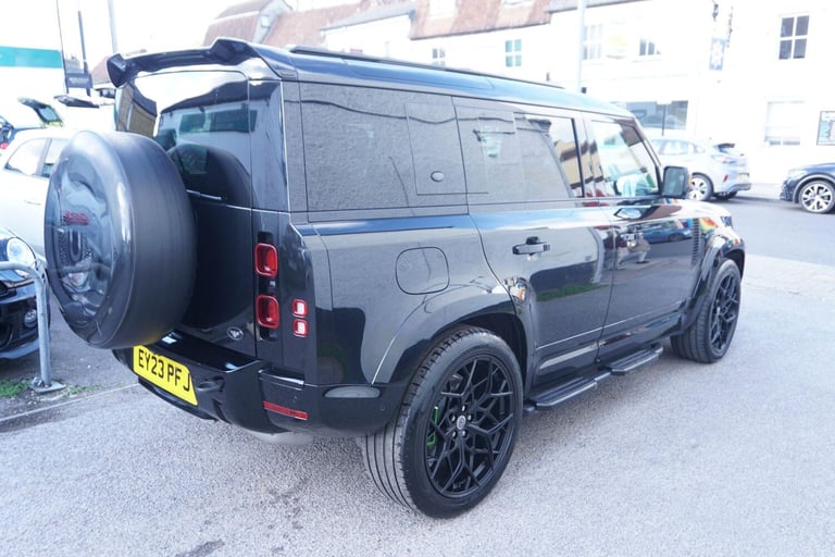 2023 Land Rover Defender 3.0 D300 X-Dynamic HSE 110 5dr Auto [7 Seat] ESTATE DIESEL Automatic