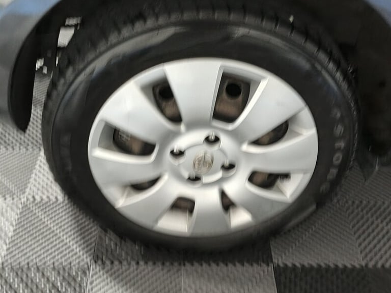 2009 Toyota Yaris VVT-i TR Hatchback Petrol Manual