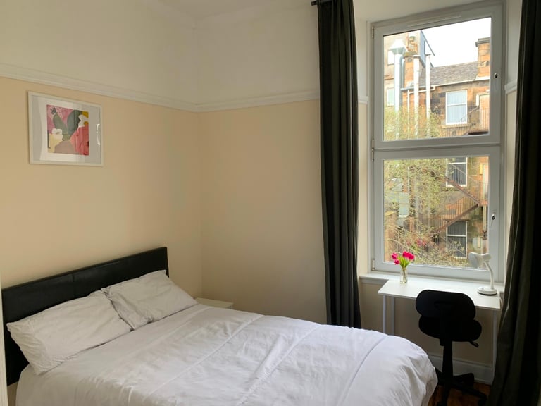 3 bedroom flat in Argyle Street, Finnieston, Glasgow, G3 8TD