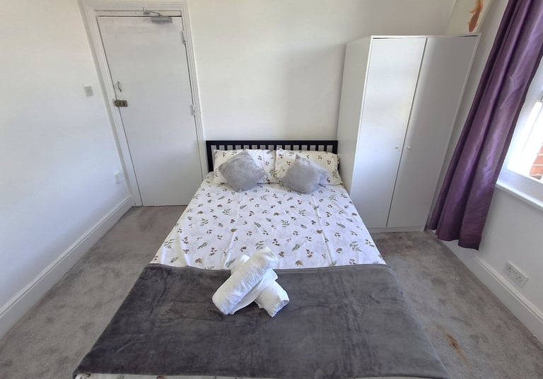 Double room to let in Lowther rd. Charminster