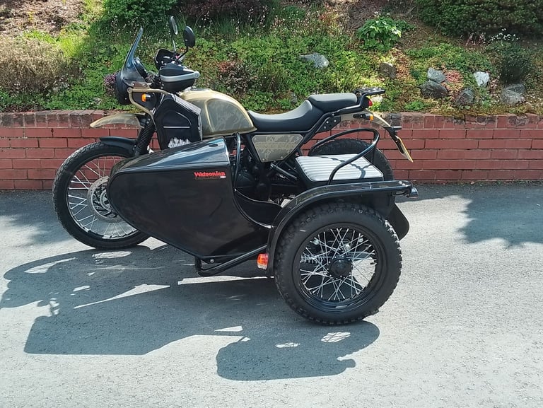 Royal Enfield Himalayan sidecar 