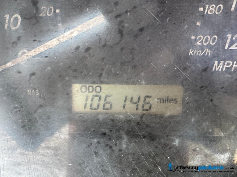 2014 Toyota Hilux 4x4 Chassis Cab Ideal for Tipper Dropside Arb / Arborist Body