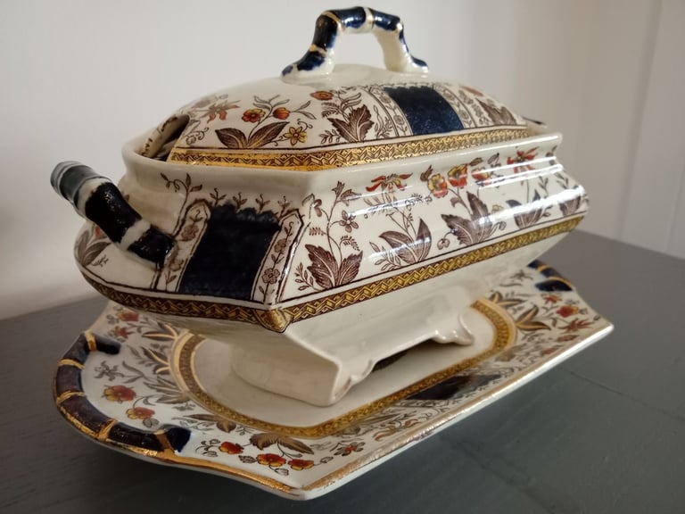 image for Ceramic pottery tureen 