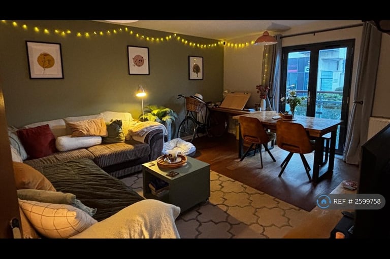 1 bedroom flat in St. Margarets Court, Maritime Quarter, Swansea, SA1 (1 bed) (#2599758)
