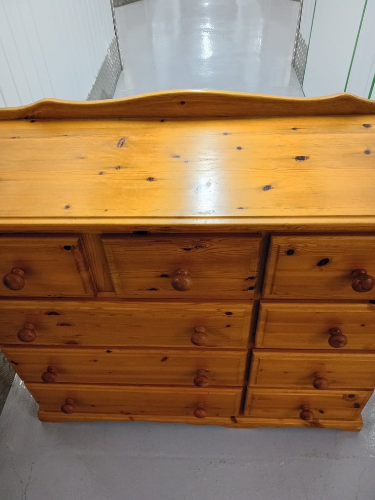 SOLID PINE CHEST OF DRAWERS 