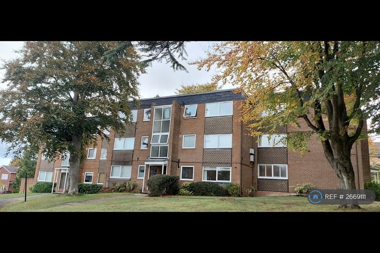 1 bedroom flat in Rossiter Lodge, Guildford, GU1 (1 bed) (#2669111)