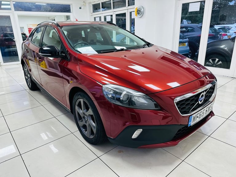 2015 Volvo V40 Cross Country 2.0 D2 Lux Auto Euro 6 (s/s) 5dr HATCHBACK Diesel Automatic