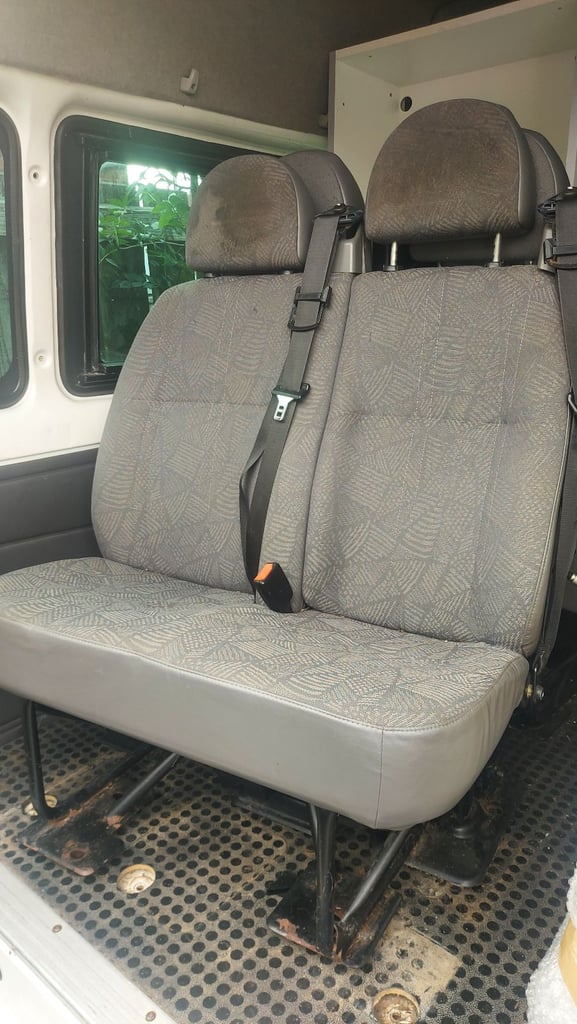  Transit seats with seat belts 