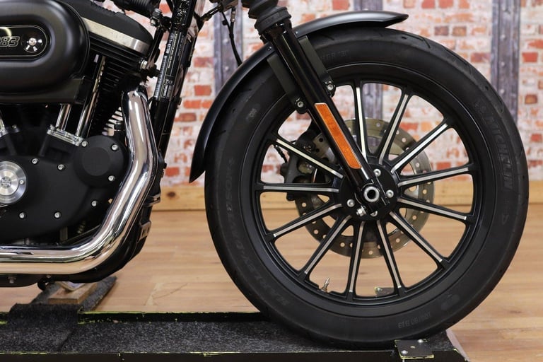 **DEPOSIT TAKEN** 2015 HARLEY XL 883 N SPORTSTER IRON - 4,004 MILES - 1 OWNER